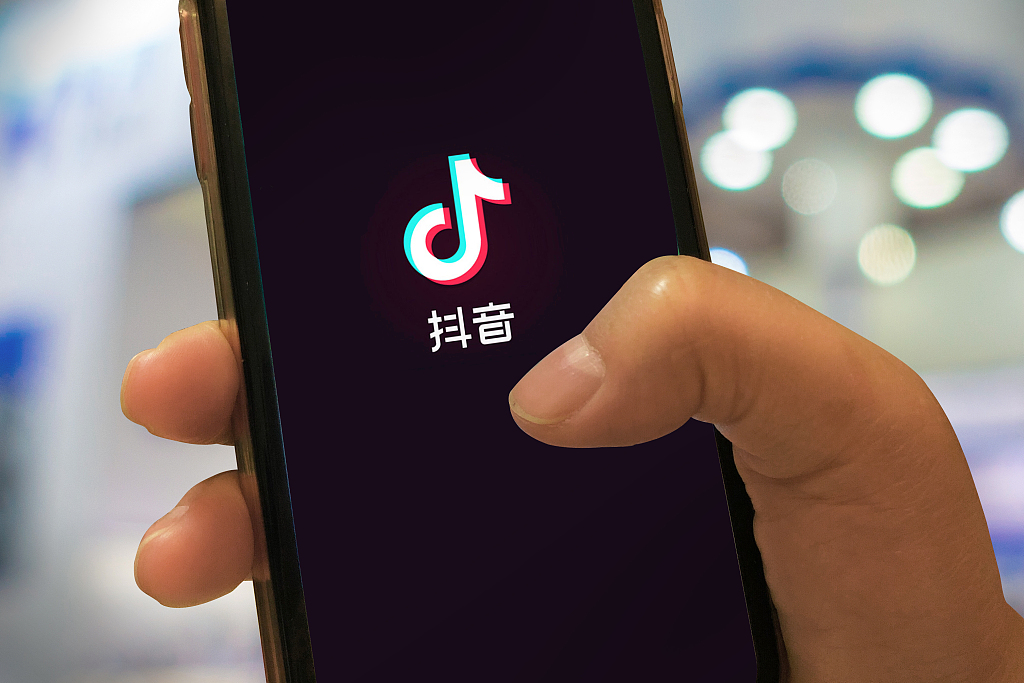 抖音上春晚，12億能買到什么？.jpeg