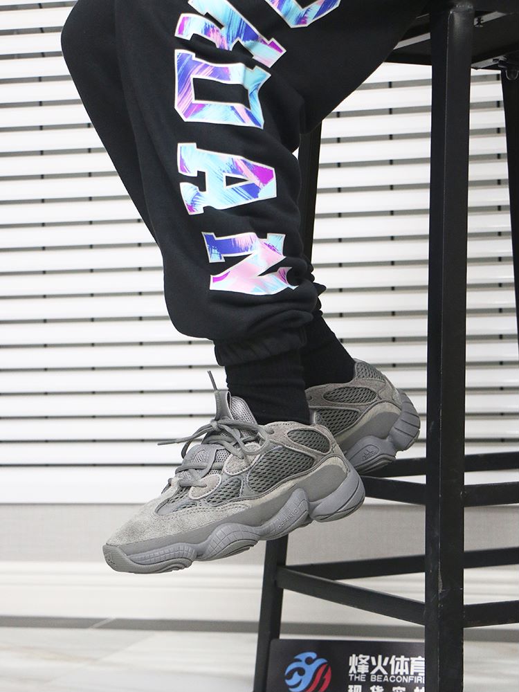YEEZY500，這可能是你今年能買到的最劃算的椰子了